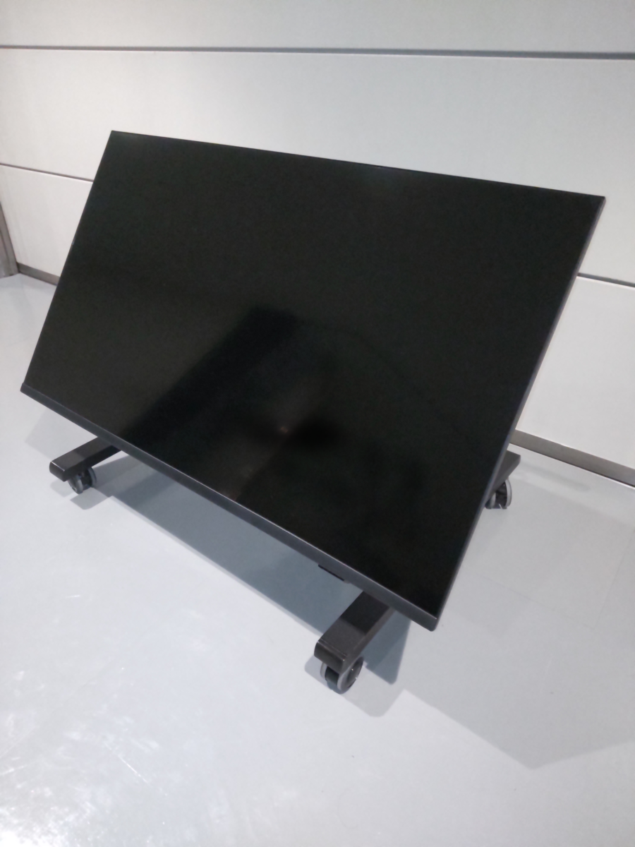 テレビモニター(43インチ)